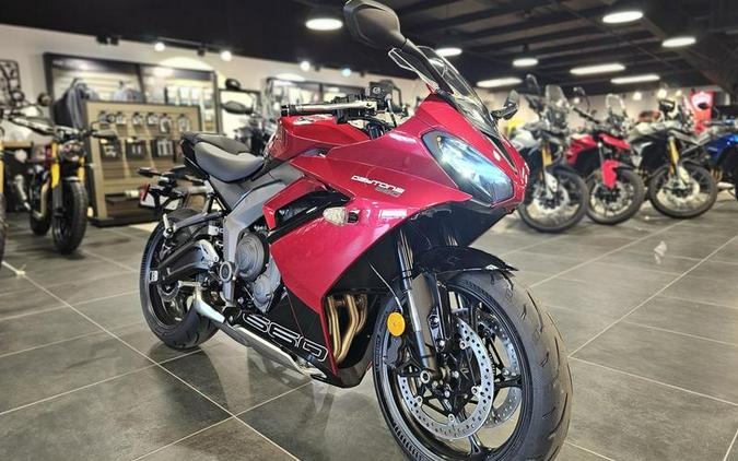 2025 Triumph Daytona 660 Carnival Red/Sapphire Black