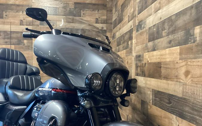 2020 Harley-Davidson CVO™ Limited Smoky Gray & Stormcloud FLHTKSE