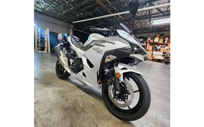 2024 Kawasaki Ninja 500 Review [14 Fast Facts]