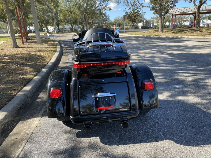 2022 Harley-Davidson® Tri Glide® Ultra FLHTCUTG