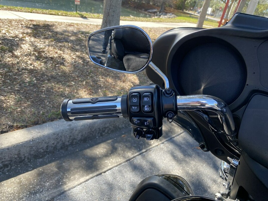 2022 Harley-Davidson® Tri Glide® Ultra FLHTCUTG