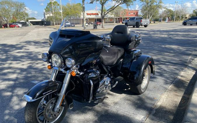2022 Harley-Davidson® Tri Glide® Ultra FLHTCUTG