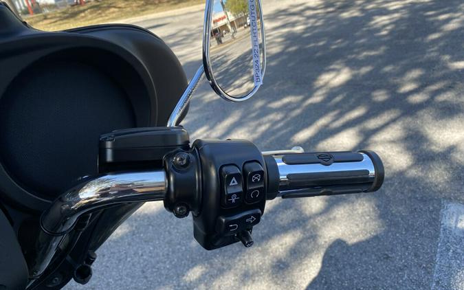 2022 Harley-Davidson® Tri Glide® Ultra FLHTCUTG