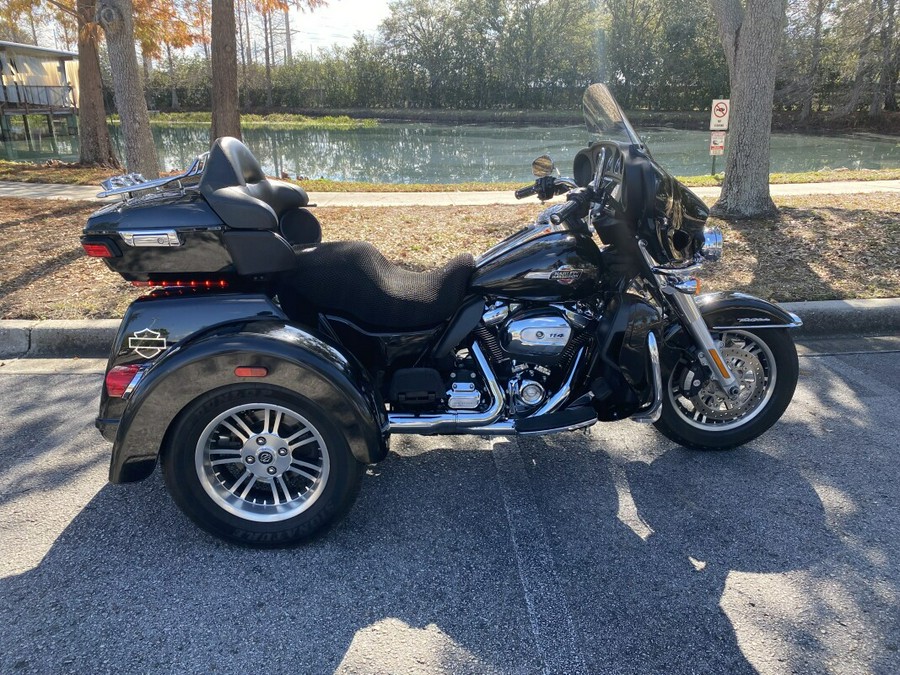 2022 Harley-Davidson® Tri Glide® Ultra FLHTCUTG