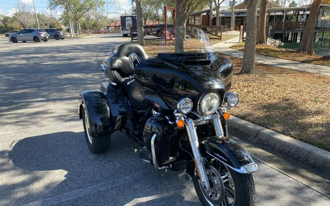 2022 Harley-Davidson® Tri Glide® Ultra FLHTCUTG