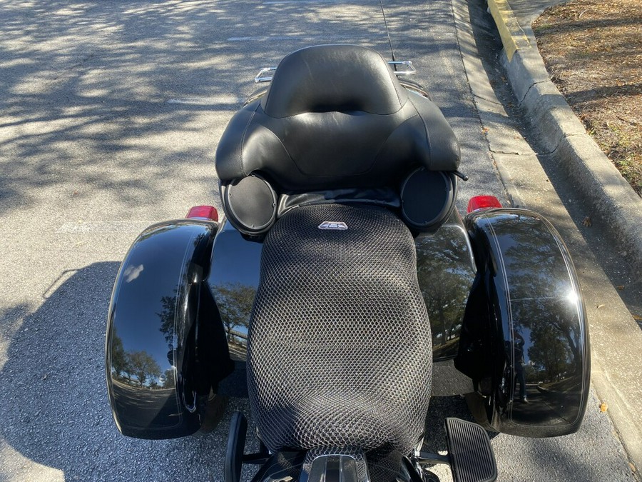 2022 Harley-Davidson® Tri Glide® Ultra FLHTCUTG