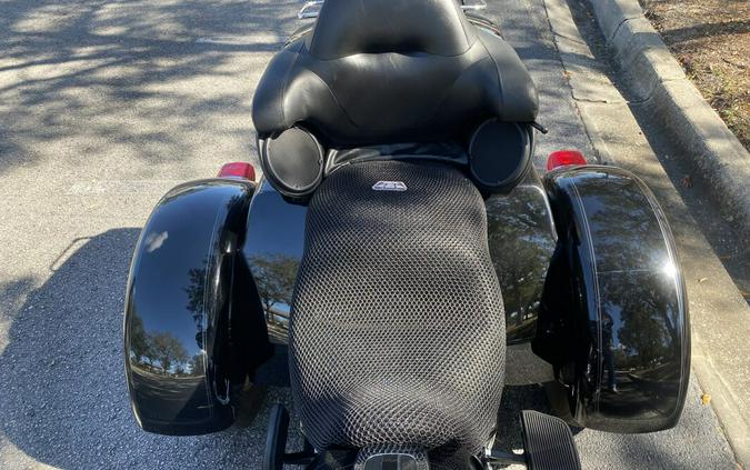 2022 Harley-Davidson® Tri Glide® Ultra FLHTCUTG