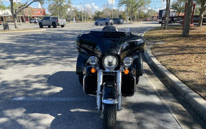 2022 Harley-Davidson® Tri Glide® Ultra FLHTCUTG