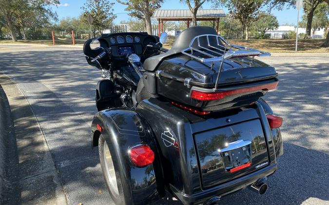 2022 Harley-Davidson® Tri Glide® Ultra FLHTCUTG