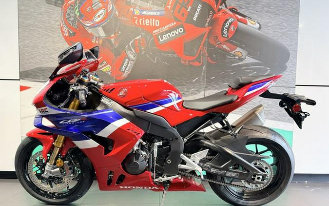 2026 Honda CBR1000RR-R Fireblade SP