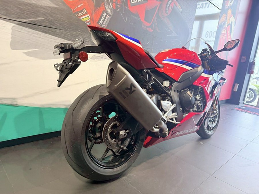 2026 Honda CBR1000RR-R Fireblade SP