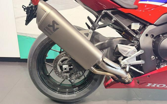 2026 Honda CBR1000RR-R Fireblade SP