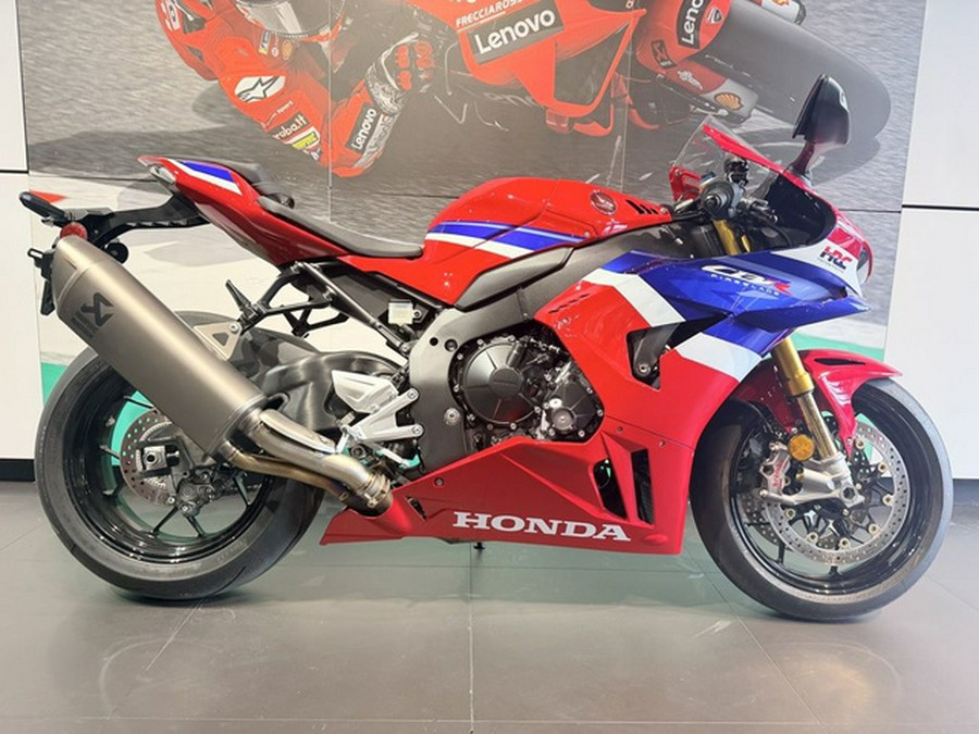 2026 Honda CBR1000RR-R Fireblade SP