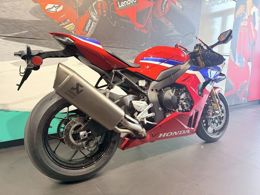 2026 Honda CBR1000RR-R Fireblade SP