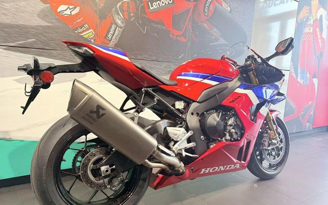 2026 Honda CBR1000RR-R Fireblade SP
