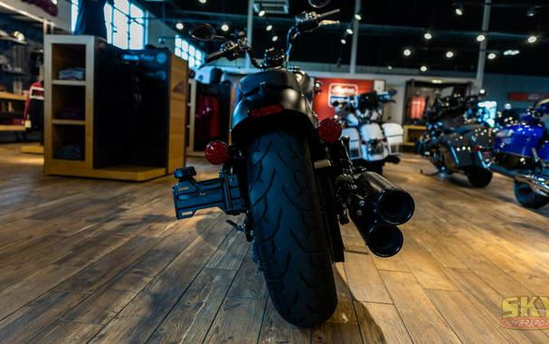 2023 Indian Motorcycle® Chief® Bobber Dark Horse® Black Smoke