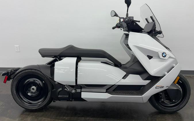 2025 BMW CE 04