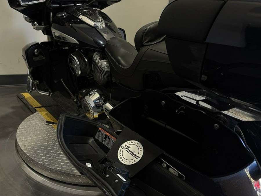 2021 Indian Roadmaster Limited Thunder Black Azure Crystal
