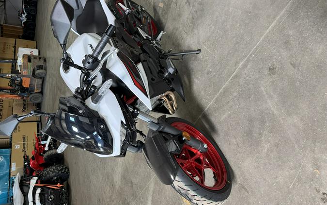 2026 Kawasaki Z500 SE ABS