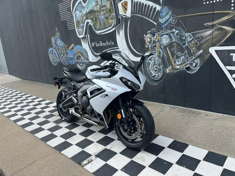 2025 Triumph Daytona 660 Snowdonia White/Sapphire Black