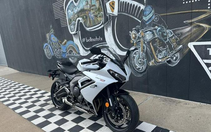 2025 Triumph Daytona 660 Snowdonia White/Sapphire Black