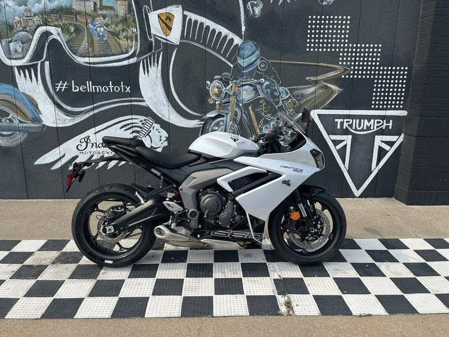 2025 Triumph Daytona 660 Snowdonia White/Sapphire Black