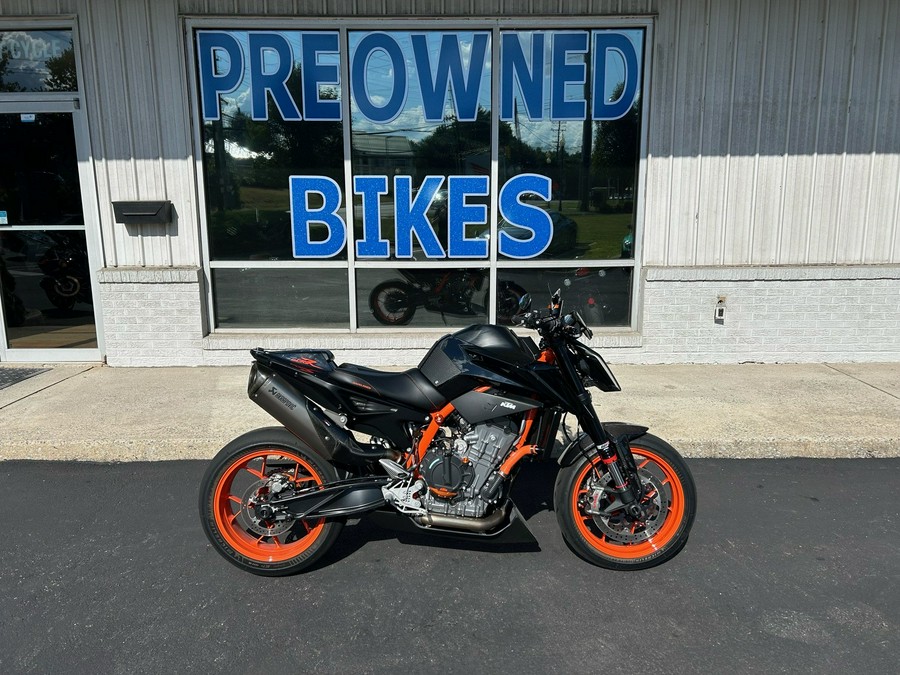 2023 KTM Duke 890 R