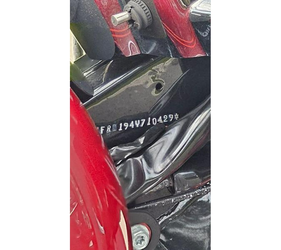 2004 Harley-Davidson® Road King Classic FL