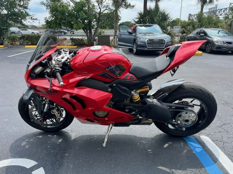 2022 Ducati Panigale V4 Ducati Red