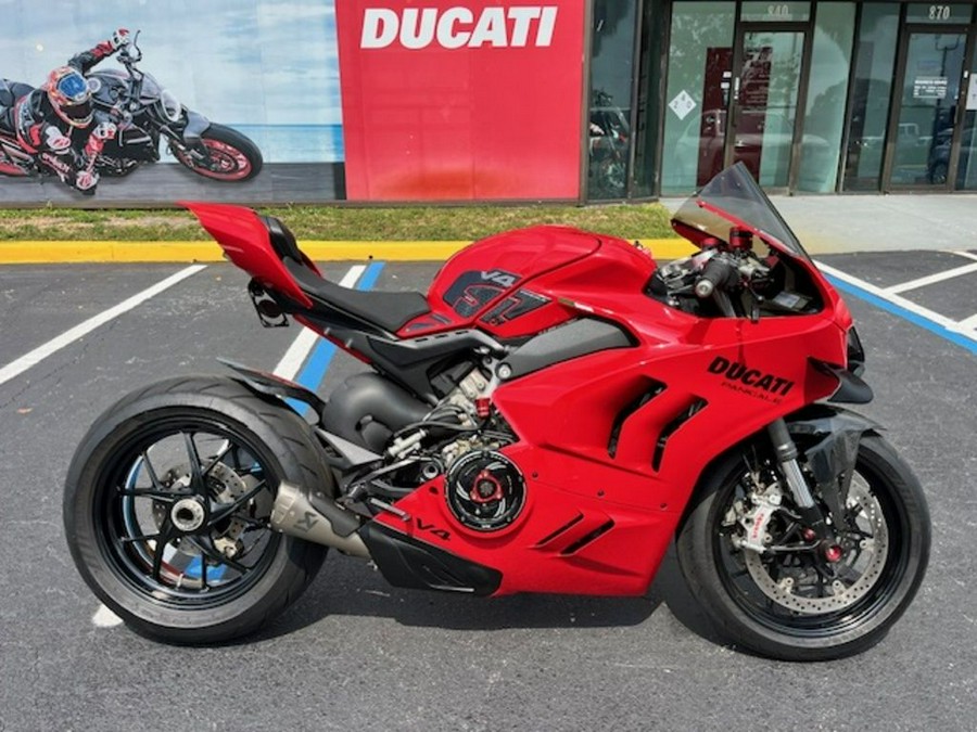 2022 Ducati Panigale V4 Ducati Red