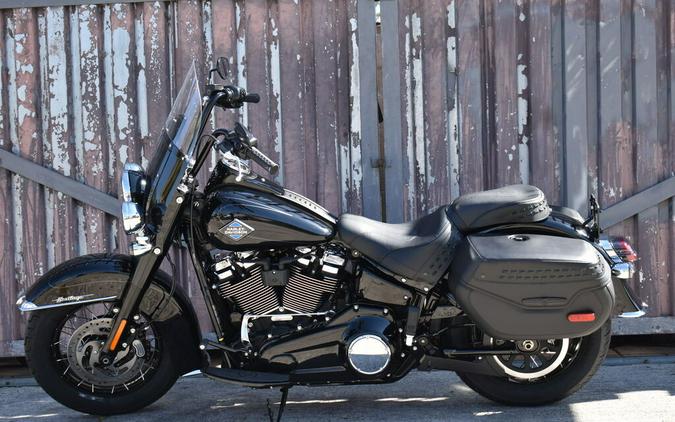 2025 Harley-Davidson® Heritage Classic FLHC