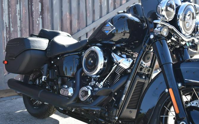 2025 Harley-Davidson® Heritage Classic FLHC