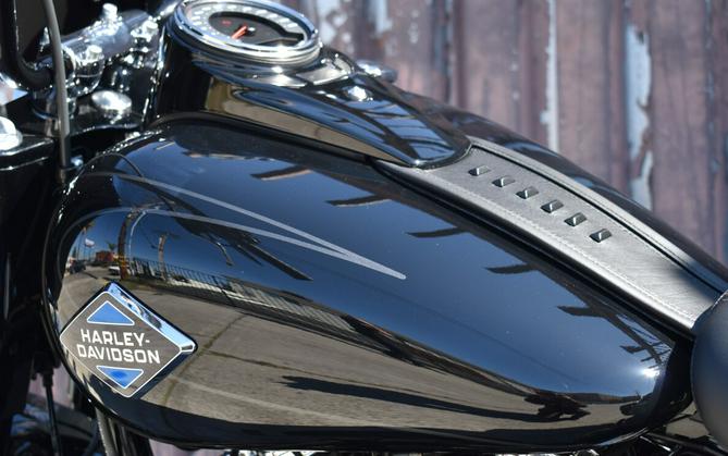 2025 Harley-Davidson® Heritage Classic FLHC