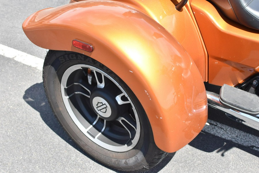 2015 Harley-Davidson Freewheeler Amber Whiskey FLRT