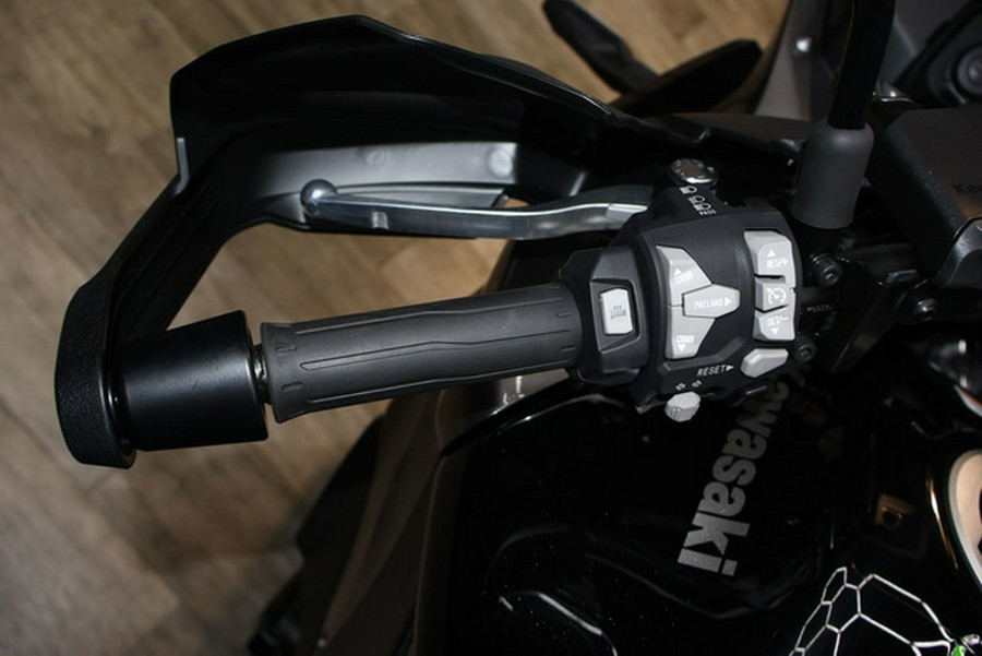 2025 Kawasaki Versys 1100 SE LT ABS