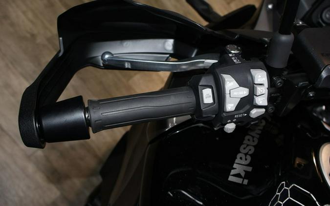 2025 Kawasaki Versys 1100 SE LT ABS