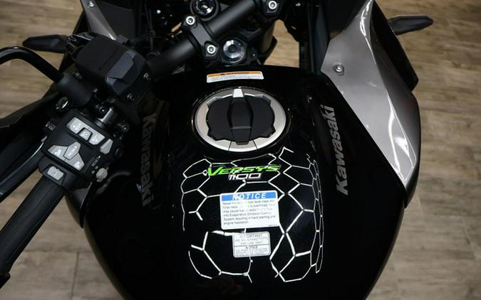 2025 Kawasaki Versys 1100 SE LT ABS