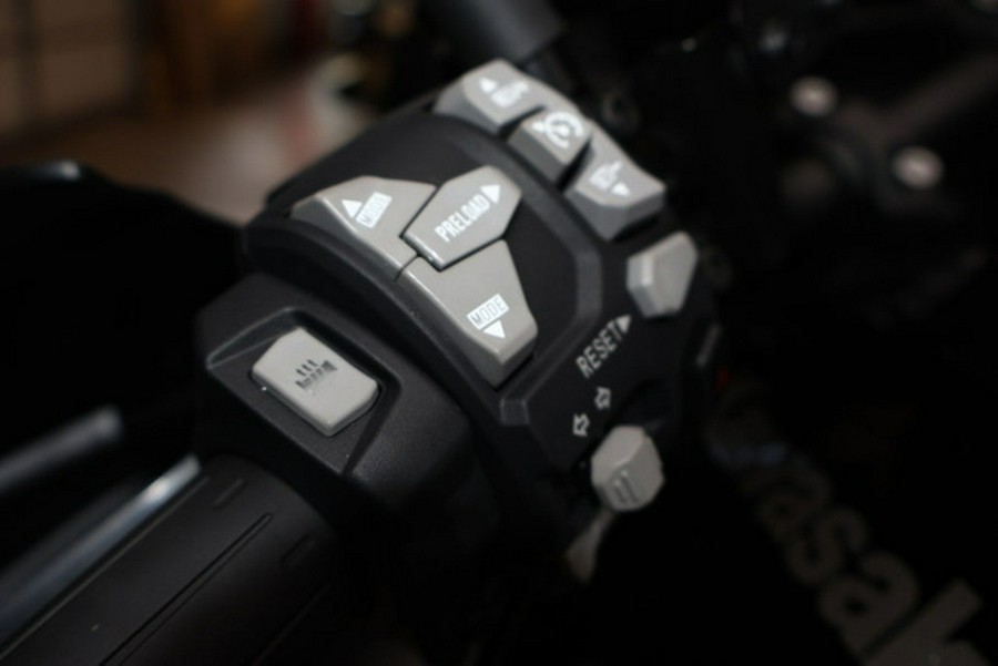 2025 Kawasaki Versys 1100 SE LT ABS