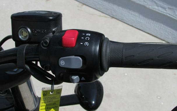 2025 Triumph Bonneville Bobber TFC Phantom Black/Marble Gold