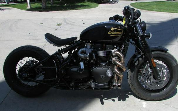 2025 Triumph Bonneville Bobber TFC Phantom Black/Marble Gold