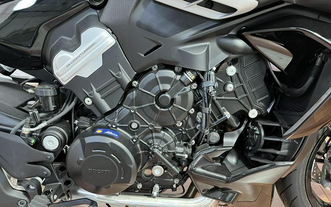2025 Ducati DIAVEL V4