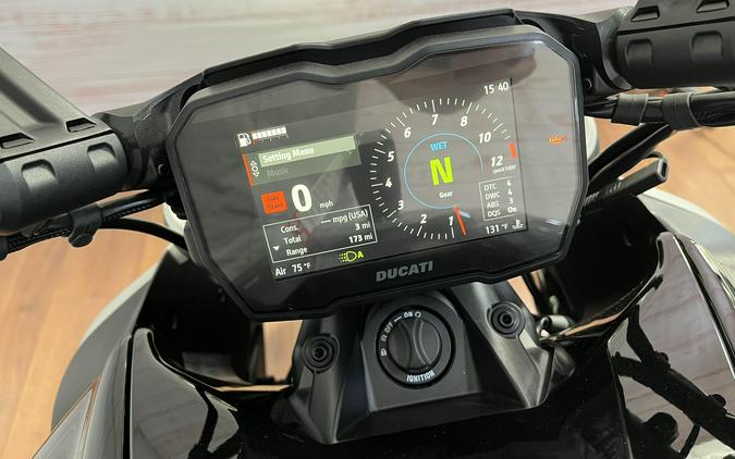 2025 Ducati DIAVEL V4