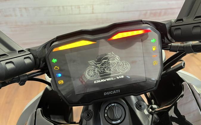 2025 Ducati DIAVEL V4