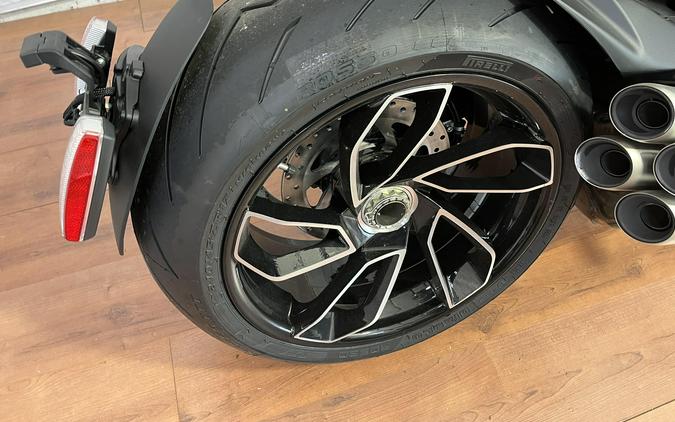 2025 Ducati DIAVEL V4