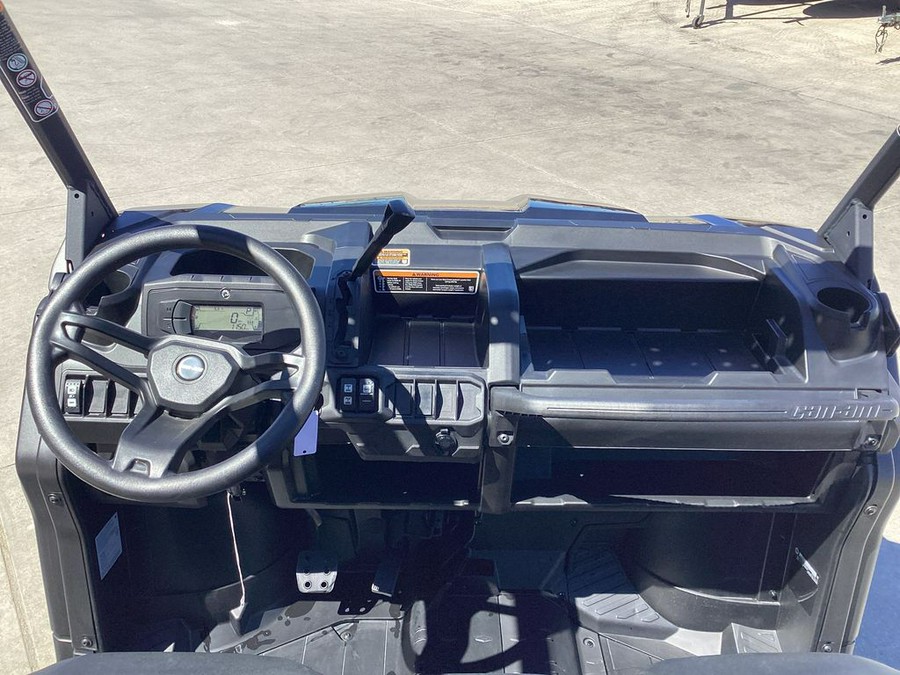 2025 Can-Am Defender DPS HD10