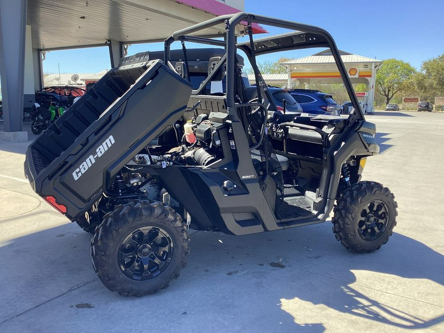 2025 Can-Am Defender DPS HD10