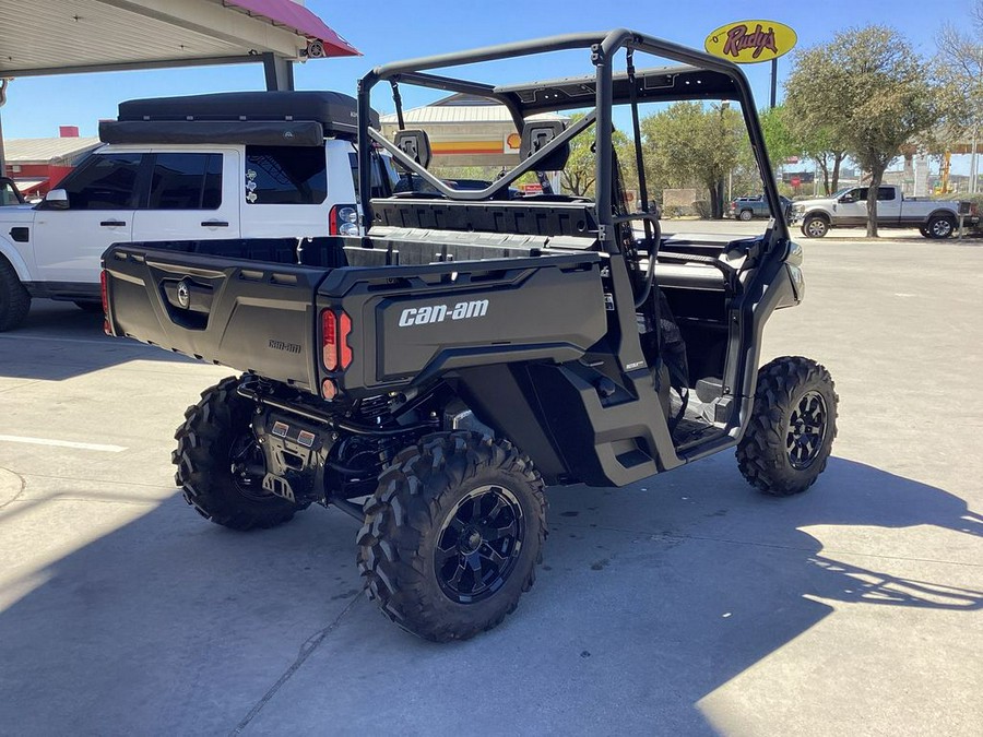 2025 Can-Am Defender DPS HD10