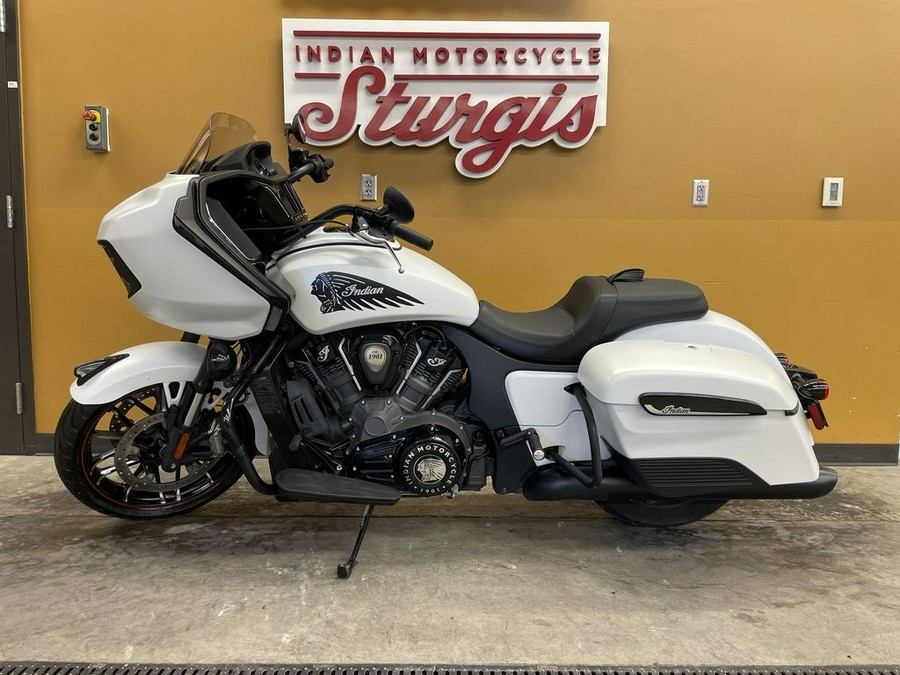 2021 Indian Motorcycle® Challenger® Dark Horse White Smoke