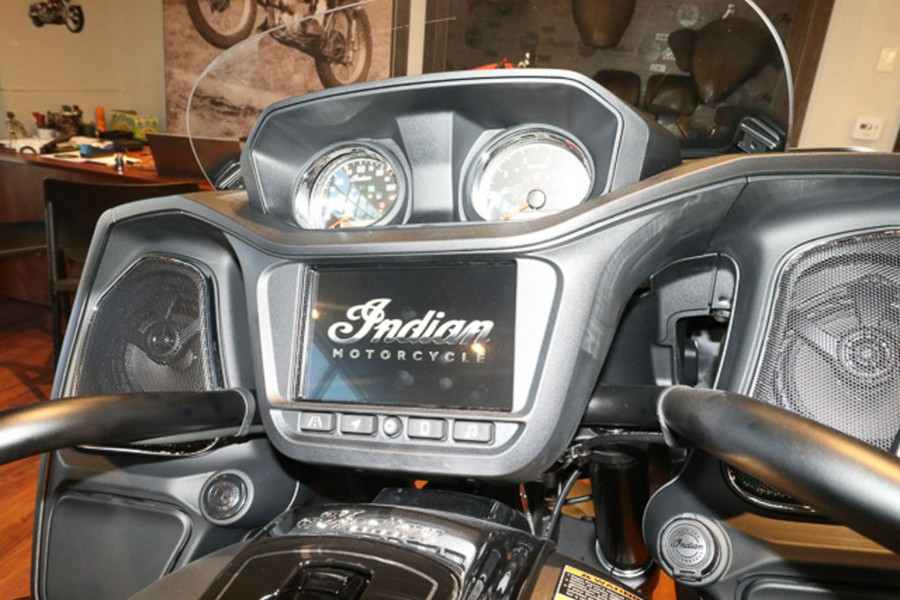 2025 Indian Motorcycle® Challenger® Heavy Metal Smoke