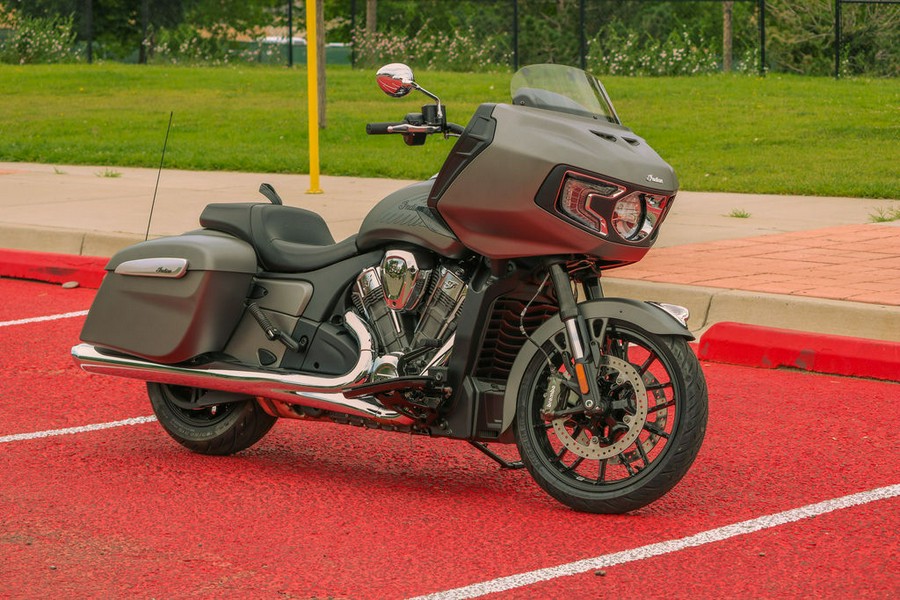 2025 Indian Motorcycle® Challenger® Heavy Metal Smoke